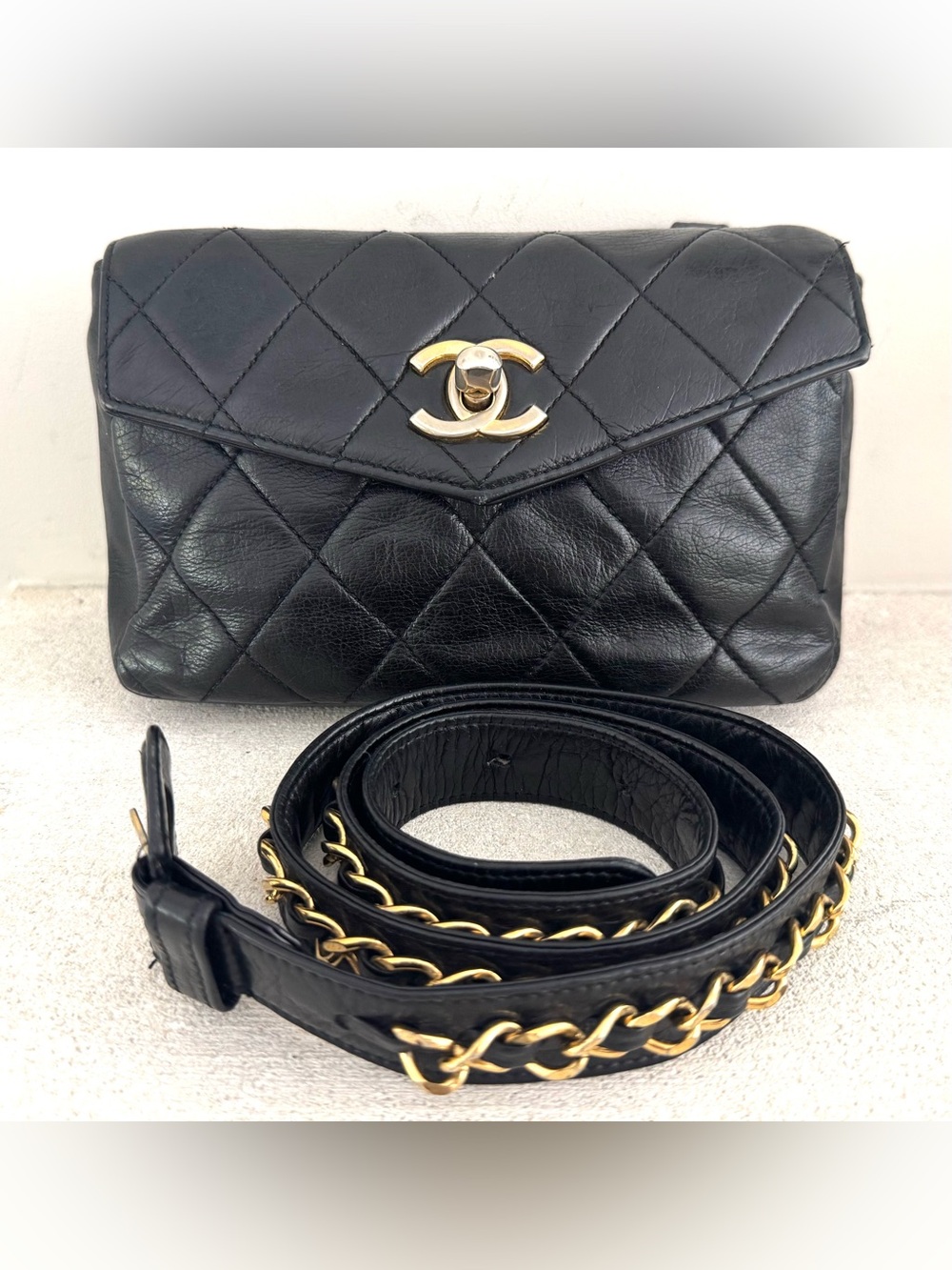 CHANEL Vintage Black Quilted Lambskin CC Turn Lock Belt Bag Bum Bag 75/30 - Picture 2 of 16
